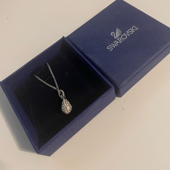 SWAROVSKI Heloise pendant White, Rhodium plated - Picture 4 of 4